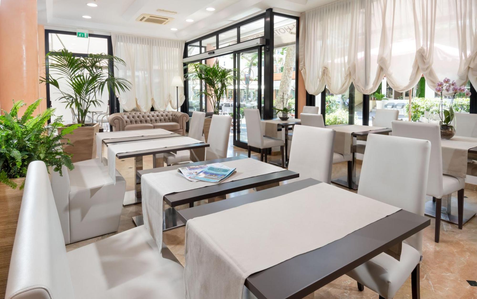 Hotel Novella Мизано-Адриатико Экстерьер фото